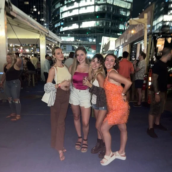 hi :) - Picture 5 of 6